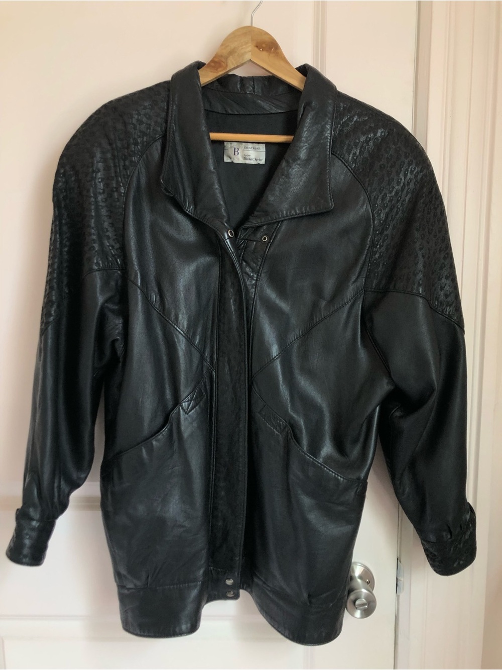 Ladies Black Leather Jacket 🦇 90s